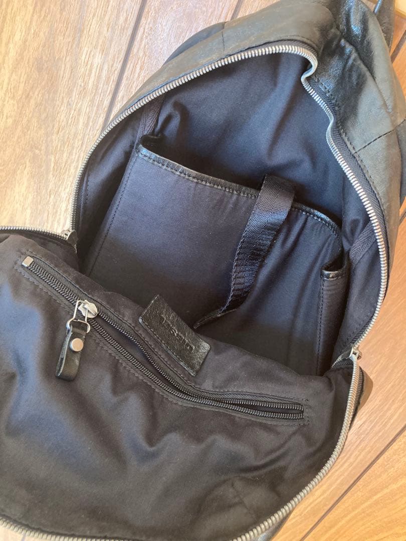 週末SALE DIESEL 黒 レザー リュック・バックパック