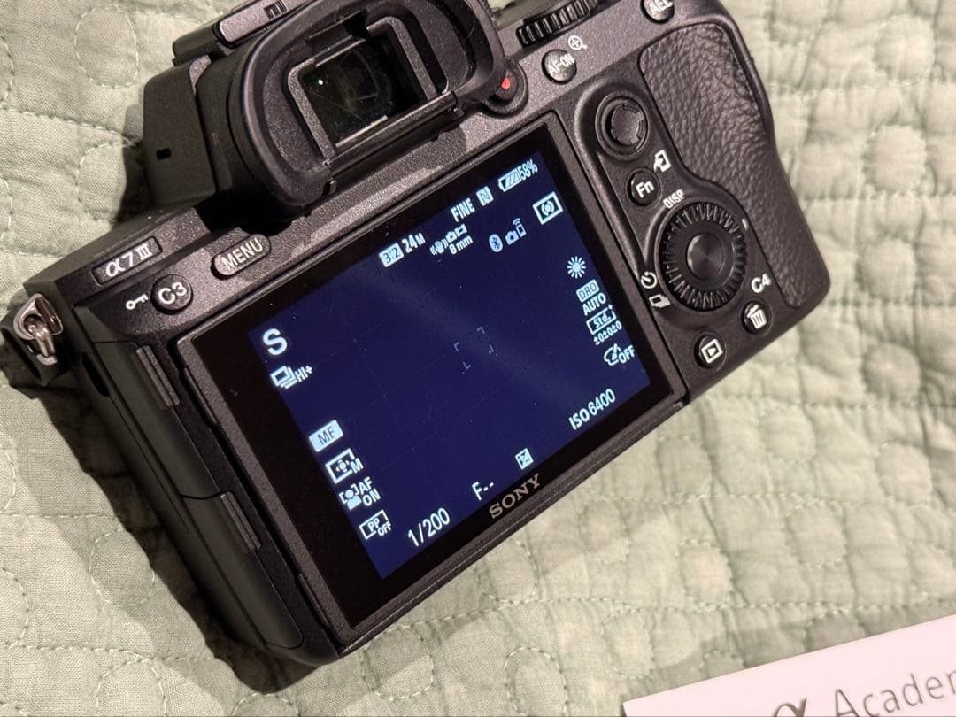 SONY α7III [ILCE-7M3]　シャッター回数1515回