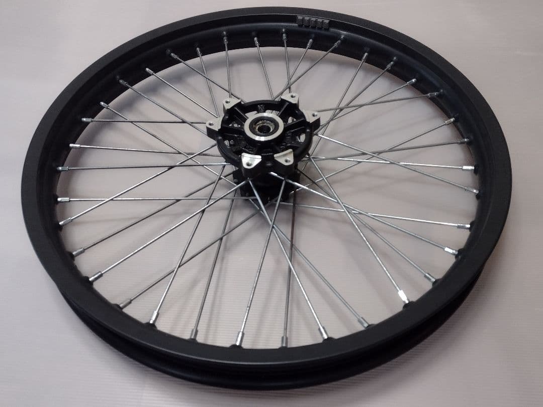 アプリリア RX125 フロントホイール 単品　中古品