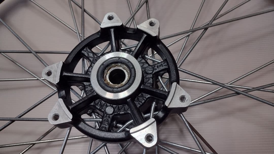 アプリリア RX125 フロントホイール 単品　中古品