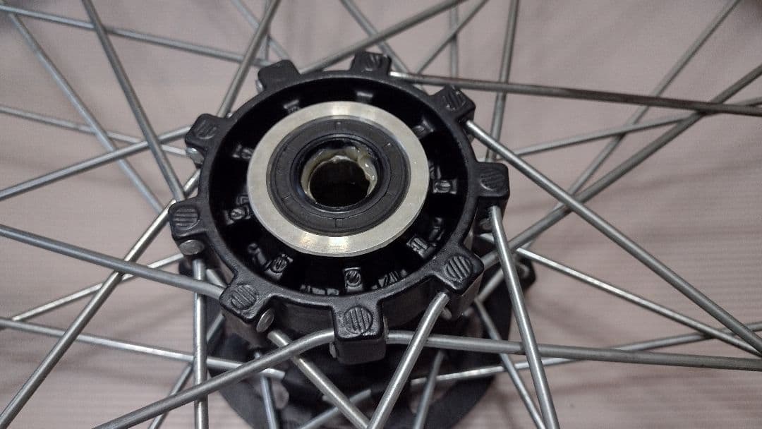 アプリリア RX125 フロントホイール 単品　中古品