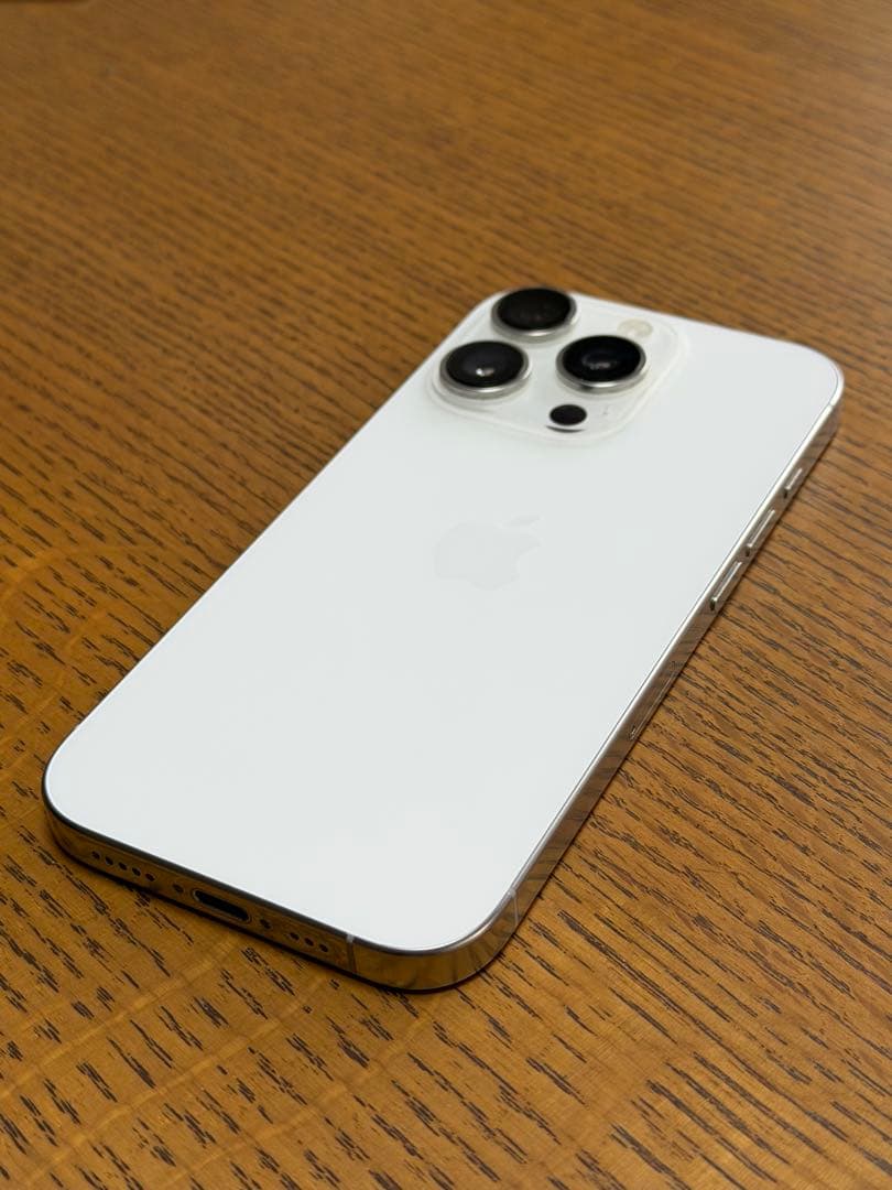 【値下】【美品】iPhone 16 PRO 1TB ホワイトチタニウム