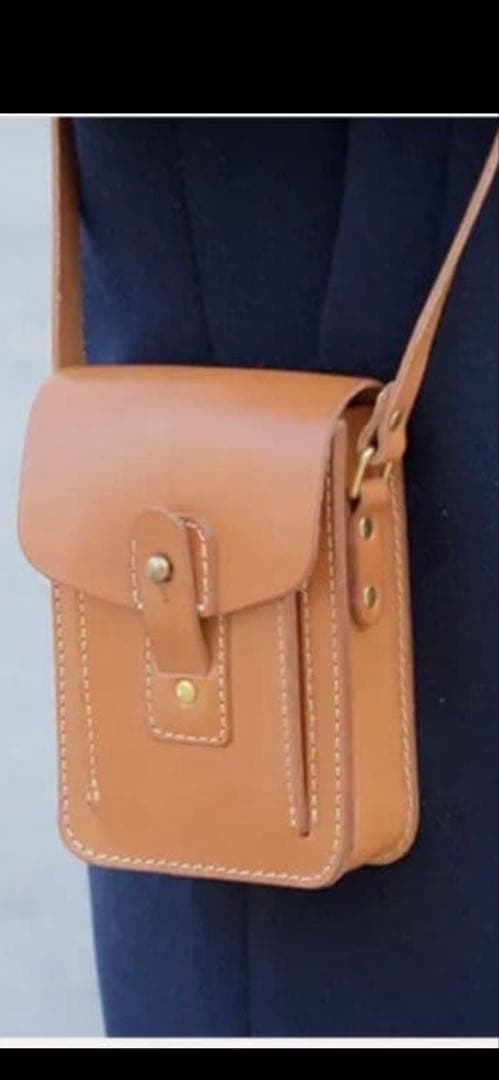 【極美品】HERZ ヘルツ　アラスカ　キャメル　お散歩ショルダーM 限定革