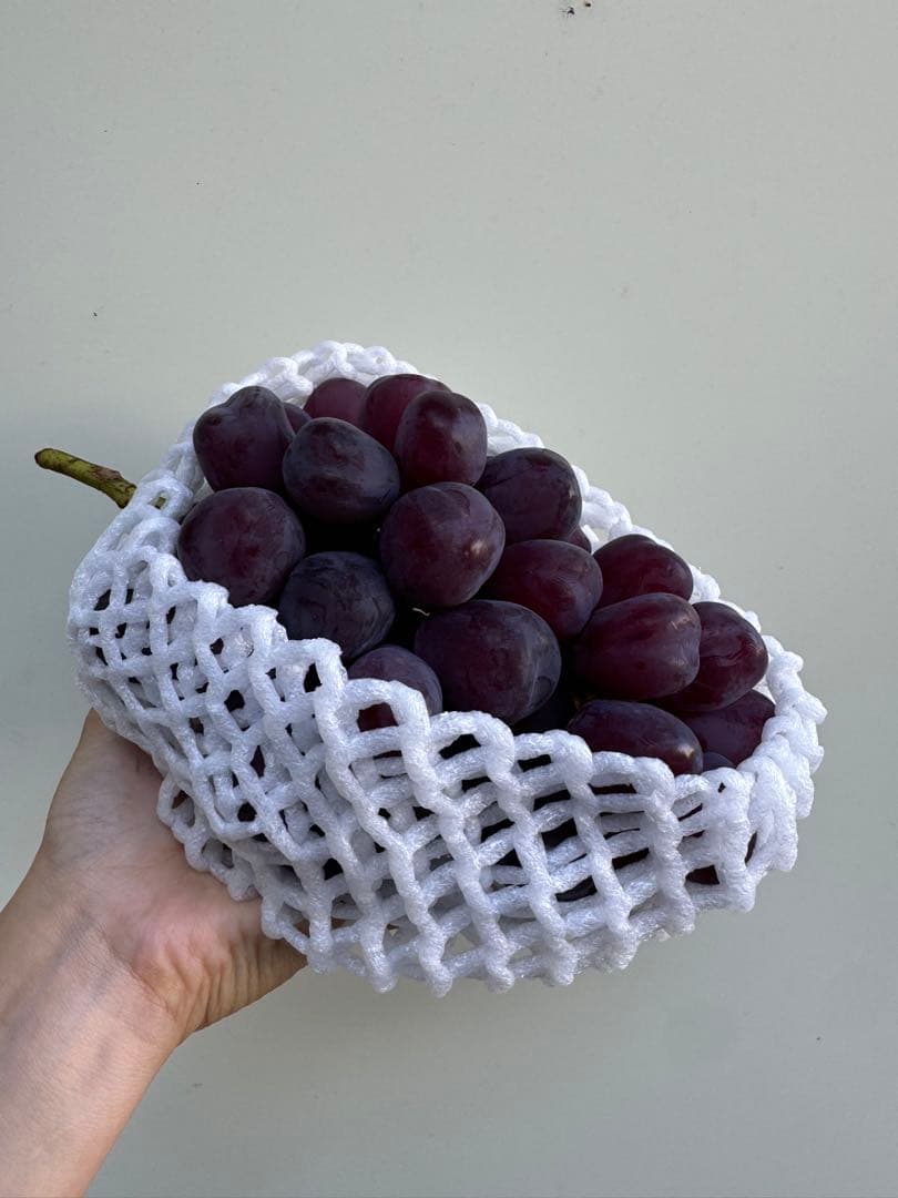 山梨県産ぶどう⭐️富士の輝ブラックシャインマスカット⭐️7房入り箱込み約5.8キロ