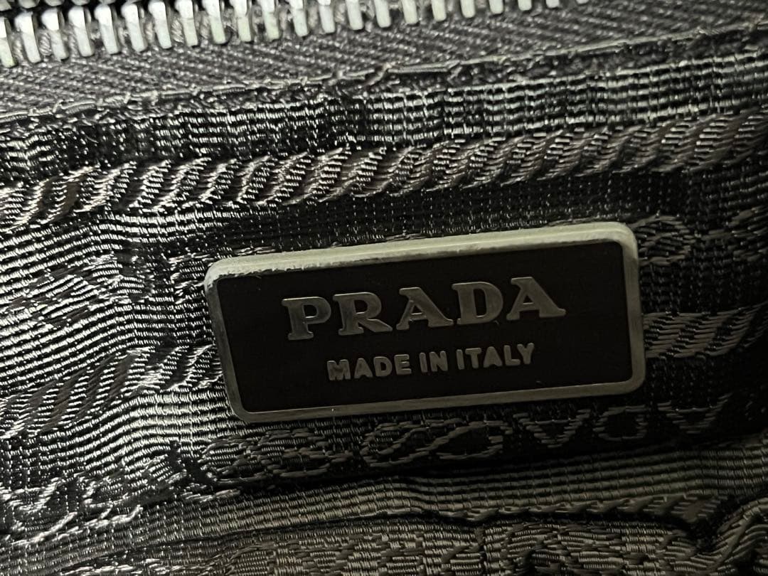 PRADA ボディバッグ・ウエストポーチ ブラウンとオリーブグリーン