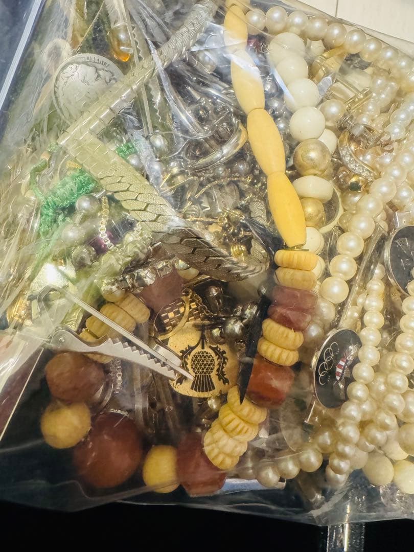 遺品整理品　アクセサリーまとめ