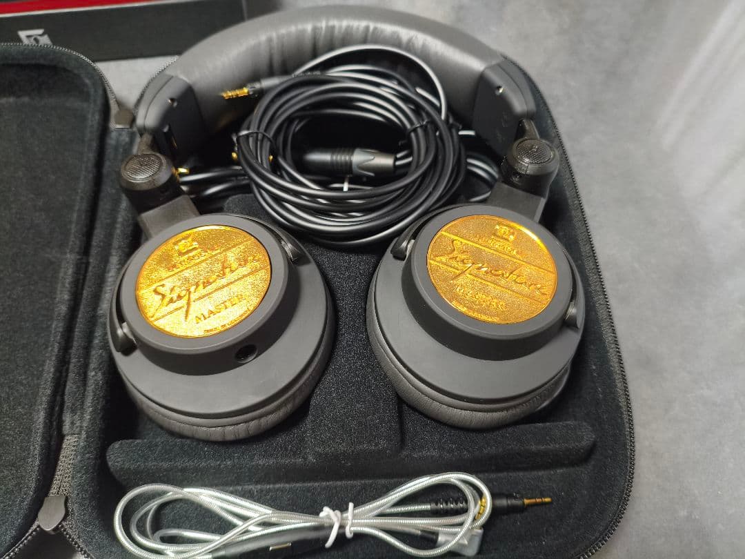 ヘッドホン Ultrasone Signature Master