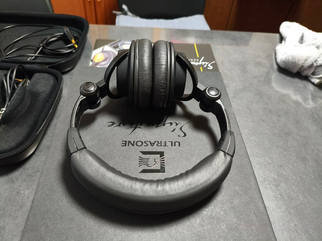 ヘッドホン Ultrasone Signature Master