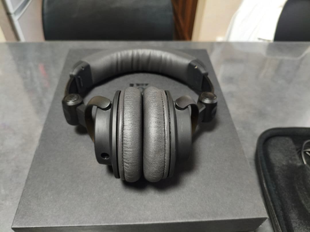 ヘッドホン Ultrasone Signature Master