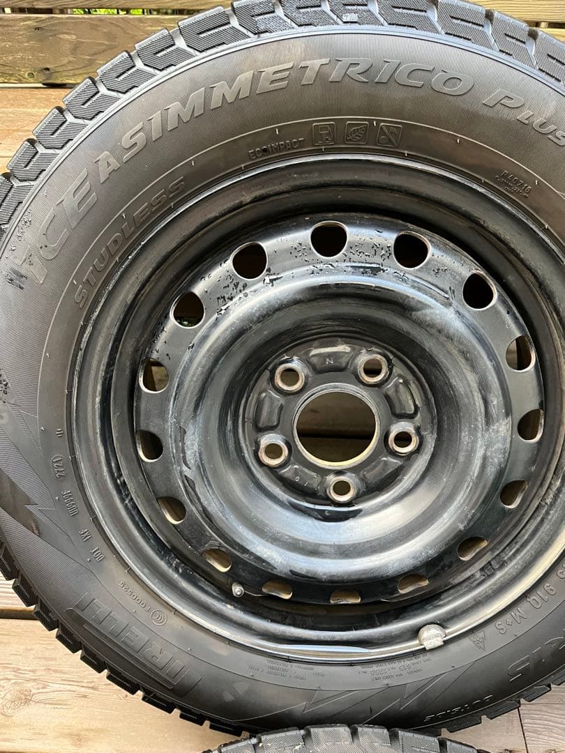 送料込セレナ等15インチ スチールホイールとスタッドレスタイヤセット