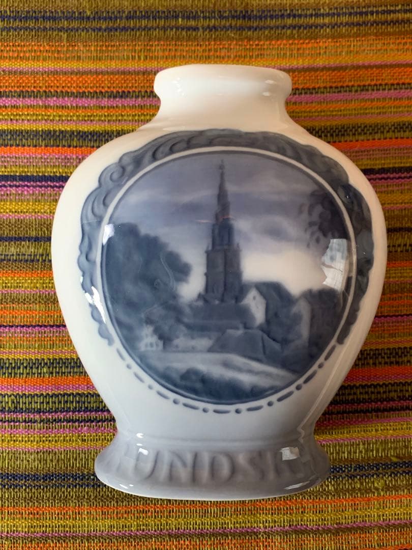 ロイヤルコペンハーゲン　1922年アンティークの建物と風景が素敵な花瓶！