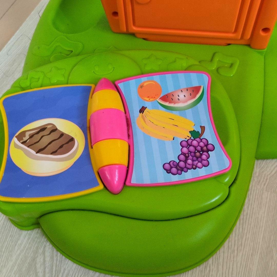 フィッシャープライス　にこにこラーニングホーム　光る　音が鳴る　お家