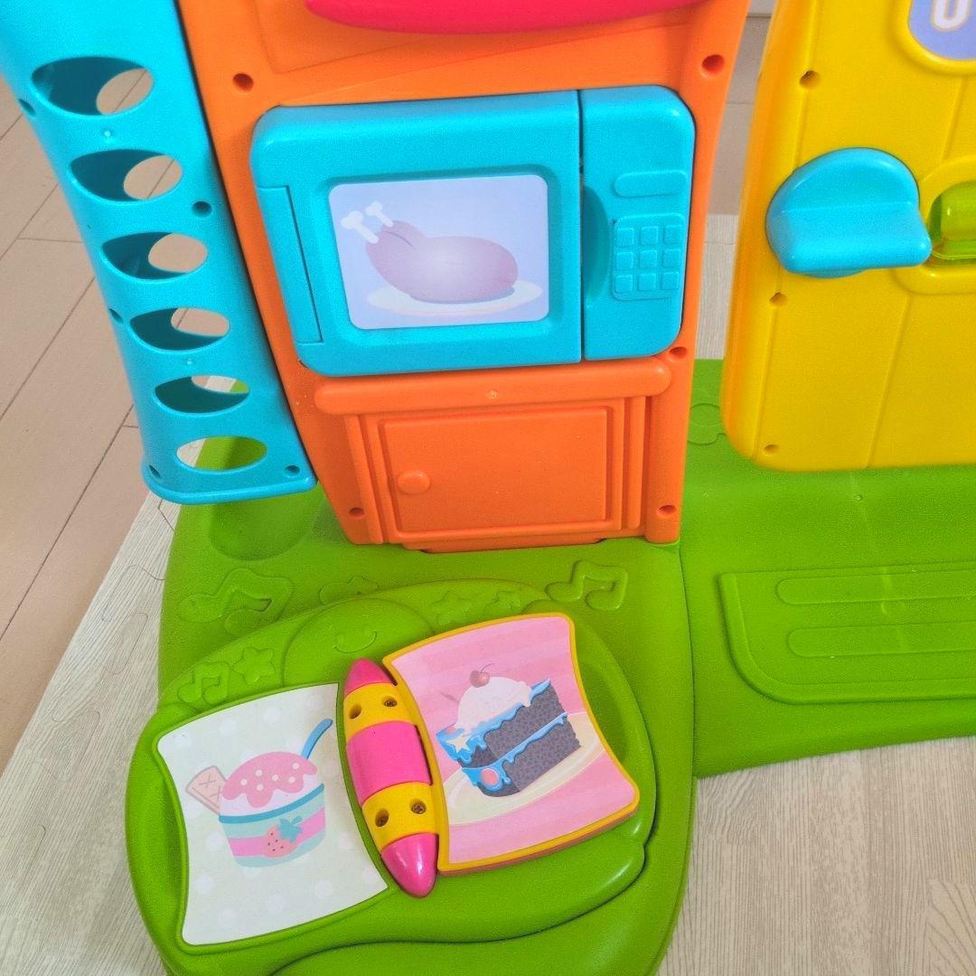フィッシャープライス　にこにこラーニングホーム　光る　音が鳴る　お家