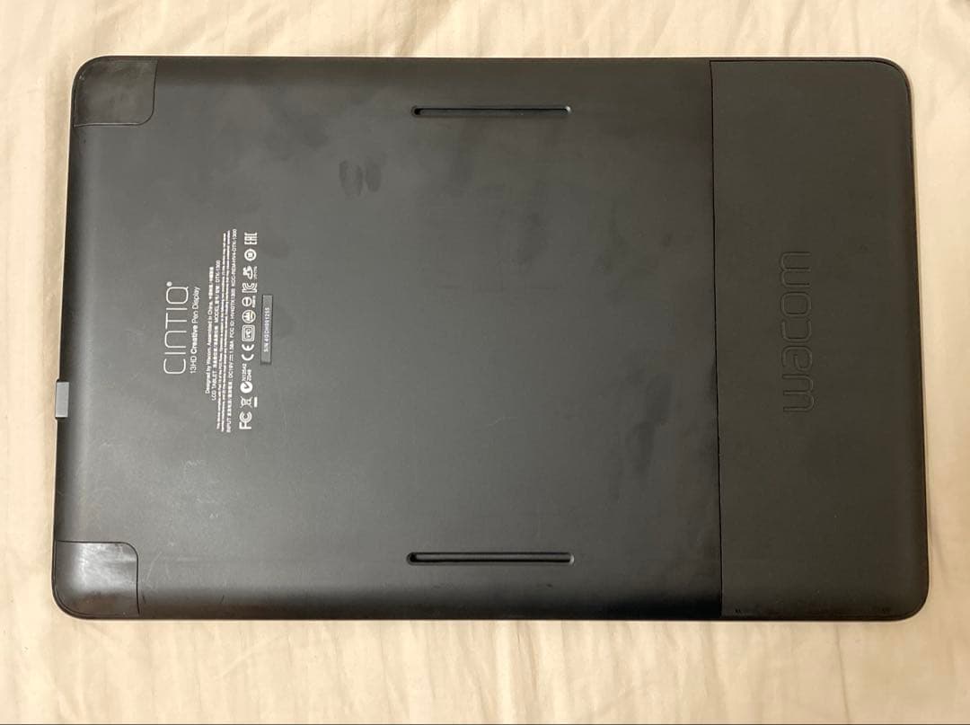 Cintiq 13HD DTK-1300 ペン、コード付属