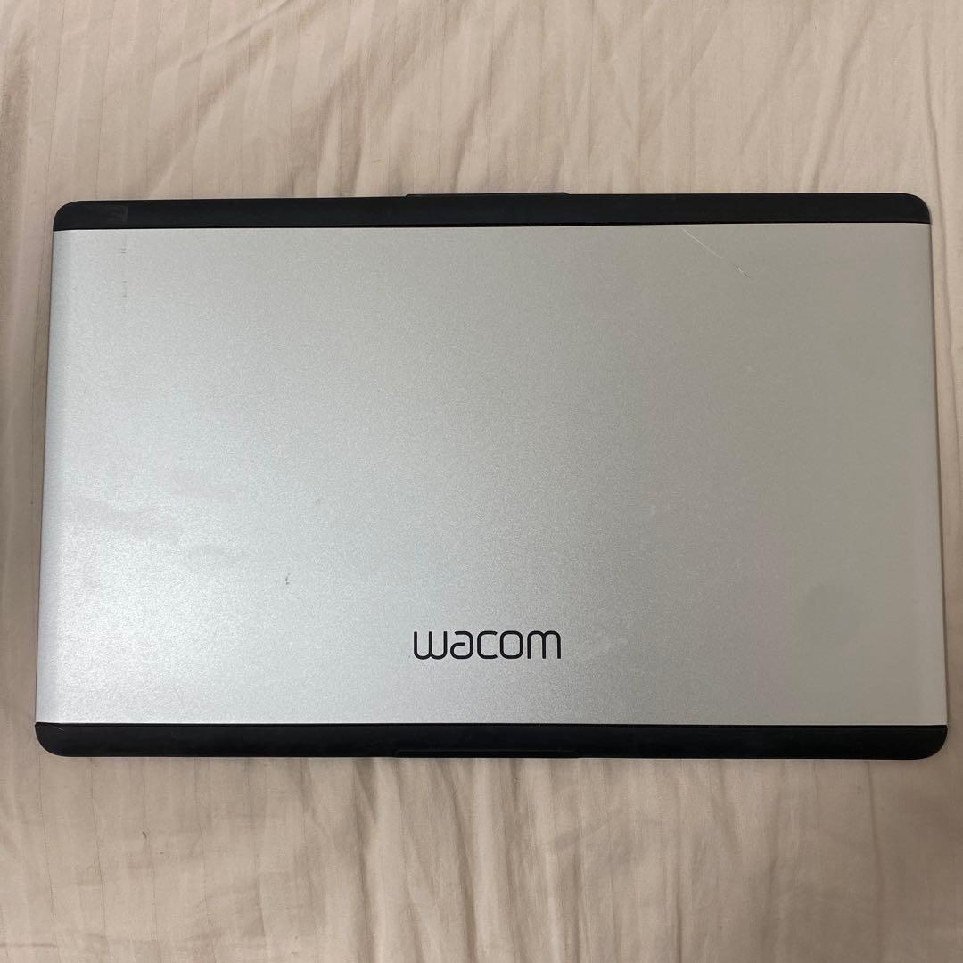 Cintiq 13HD DTK-1300 ペン、コード付属