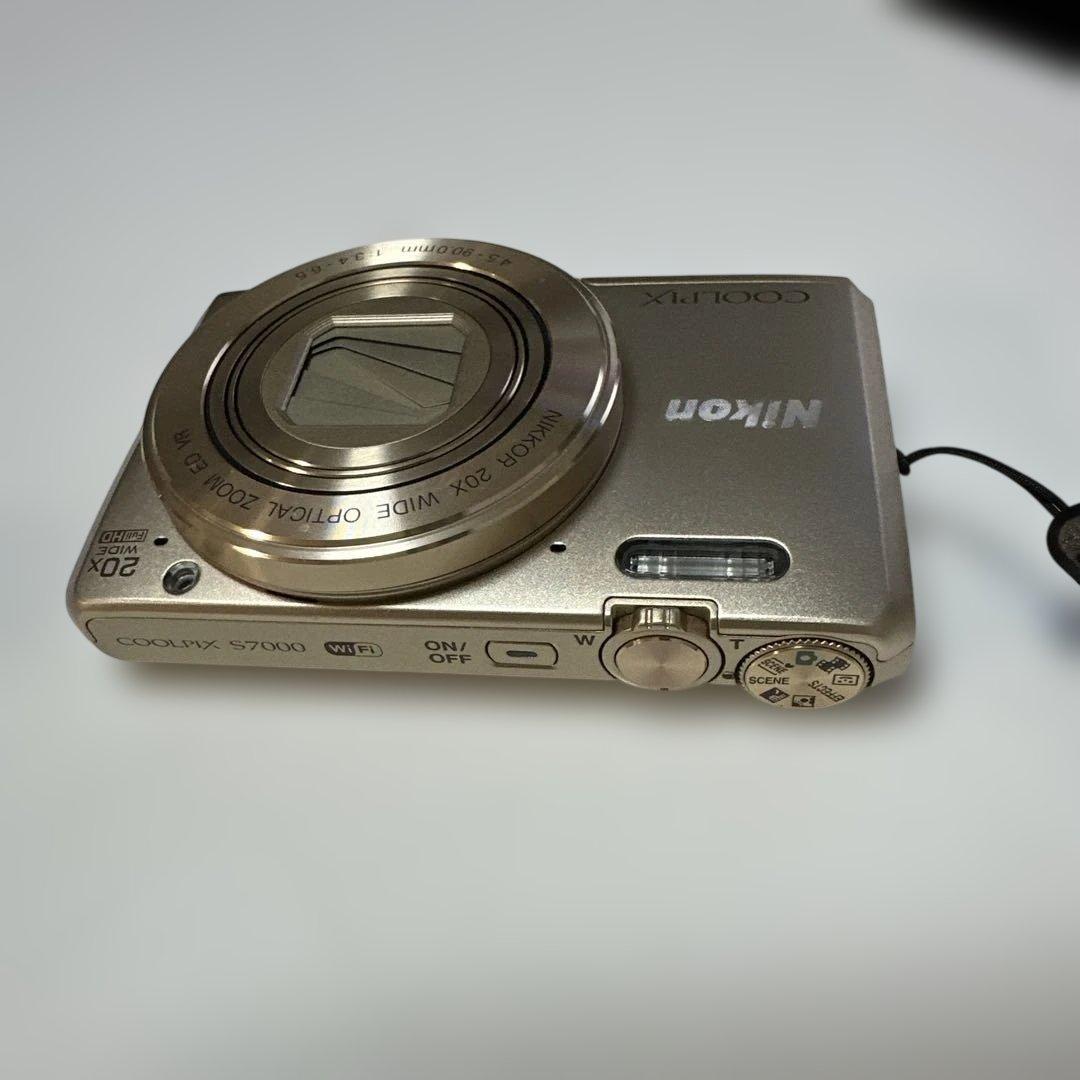 Nikon COOLPIX S7000 ゴールド