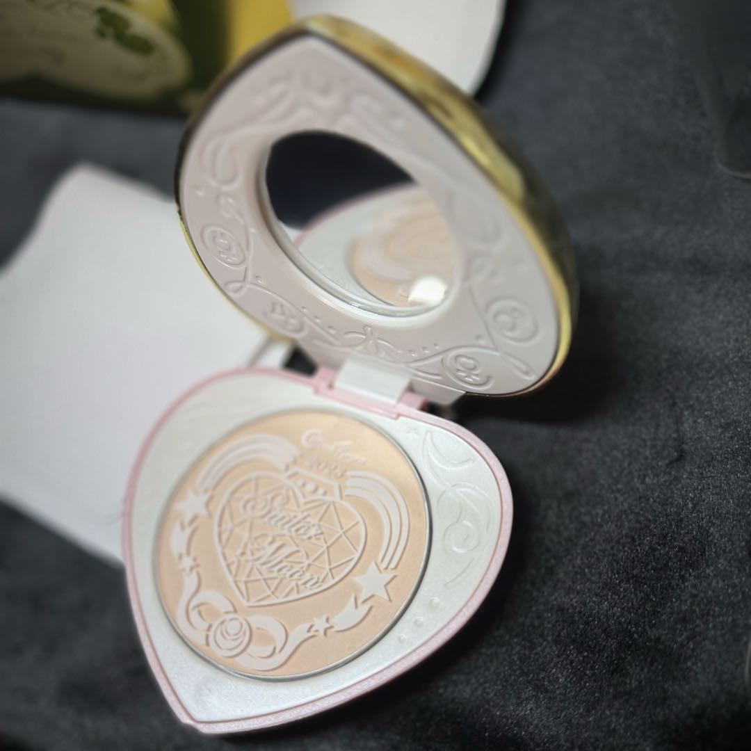 【新品・未使用】ミラクルロマンスシャイニングムーンパウダー2023