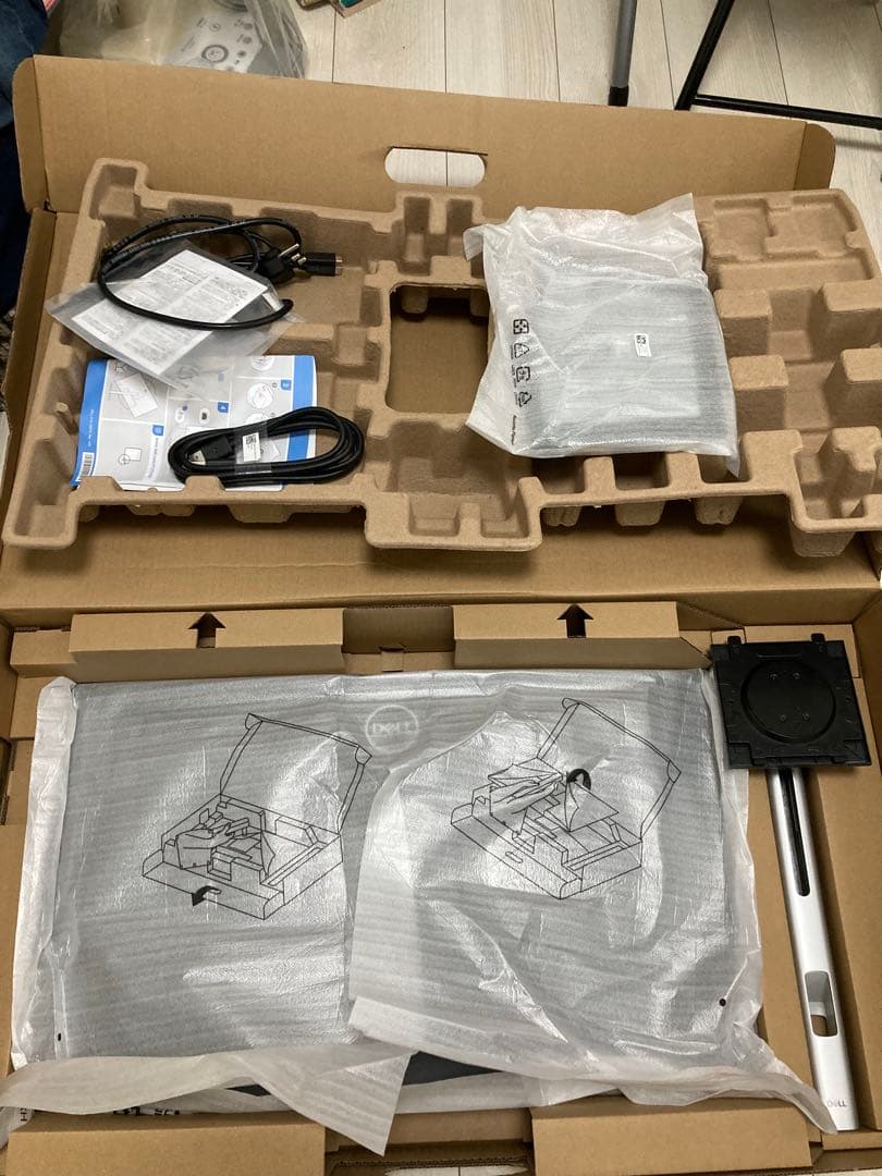 【2/23迄】DELL P2723QE 27インチ 4K IPS液晶ディスプレイ