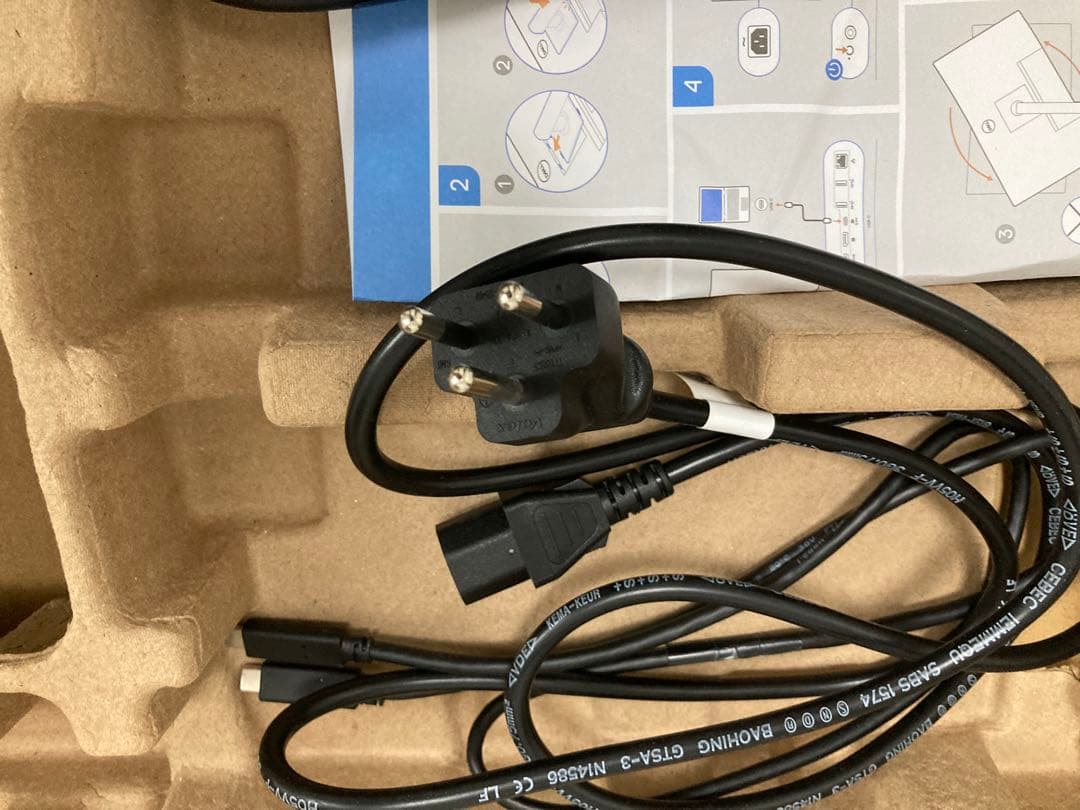 【2/23迄】DELL P2723QE 27インチ 4K IPS液晶ディスプレイ