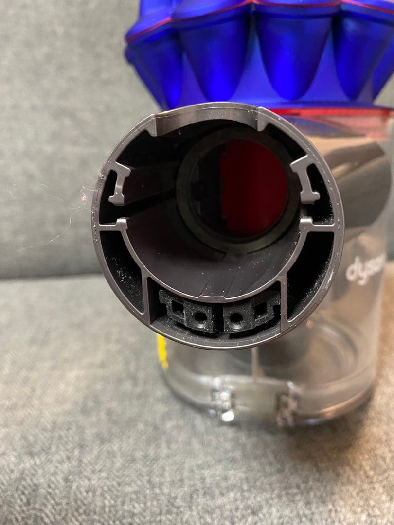 付属品多数ダイソンV7triggerハンディコードレスクリーナー　＊美品＊