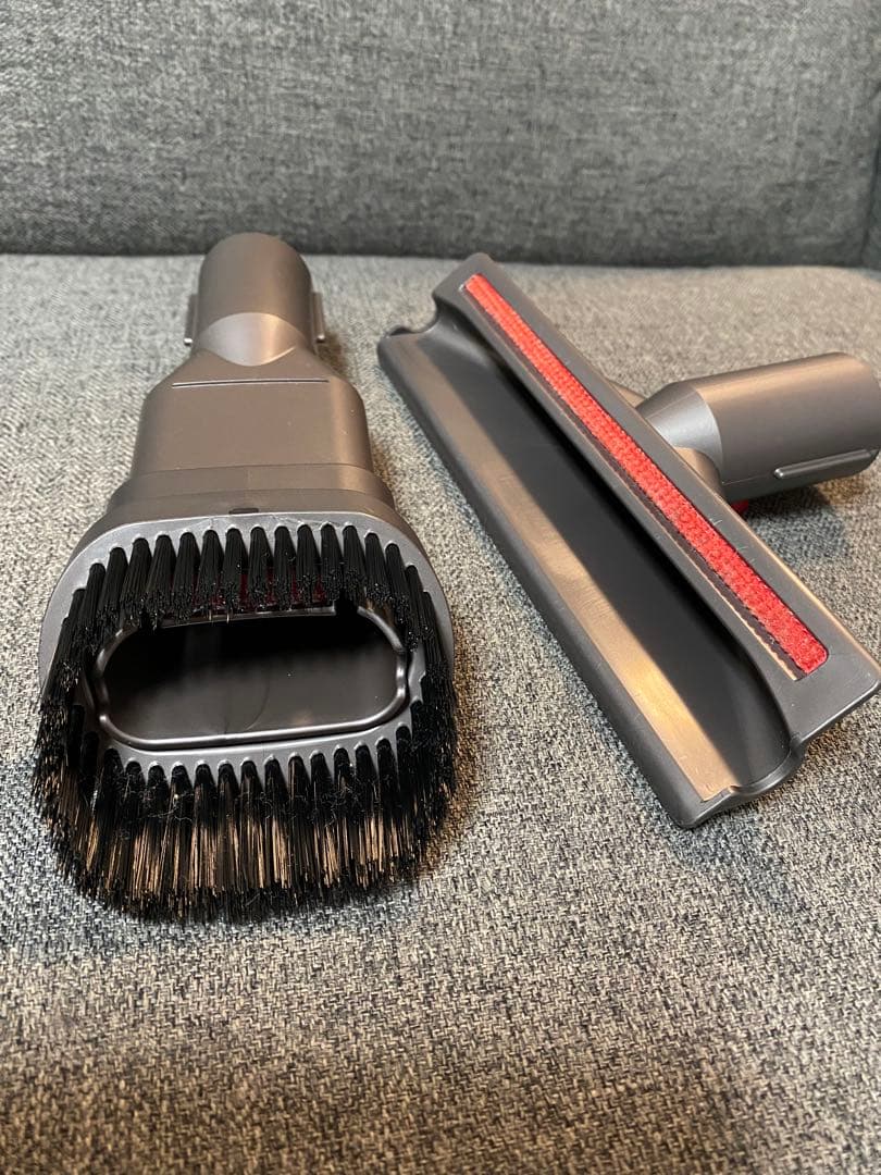 付属品多数ダイソンV7triggerハンディコードレスクリーナー　＊美品＊