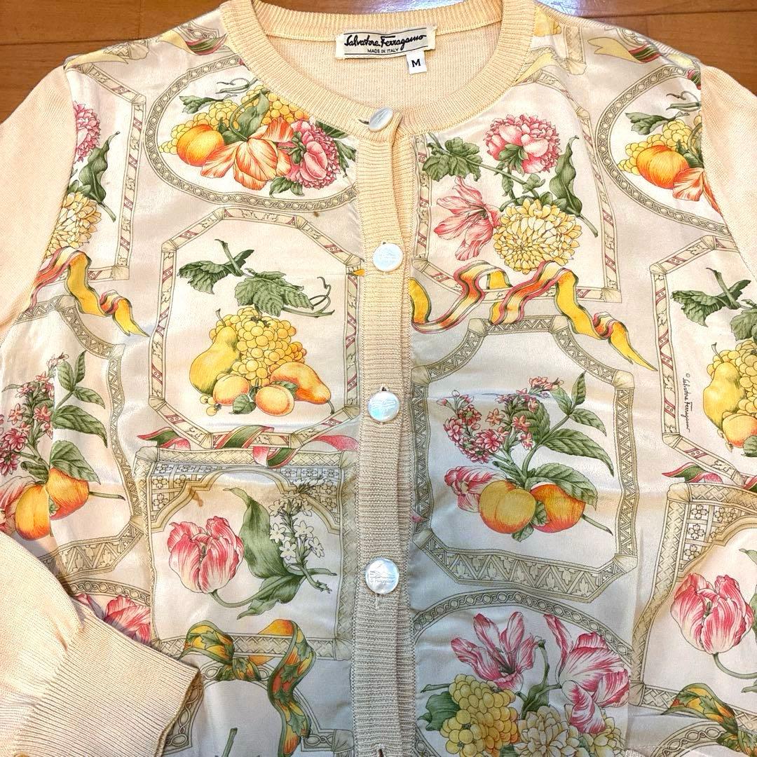 値下げ中！　フェラガモ　カーディガン