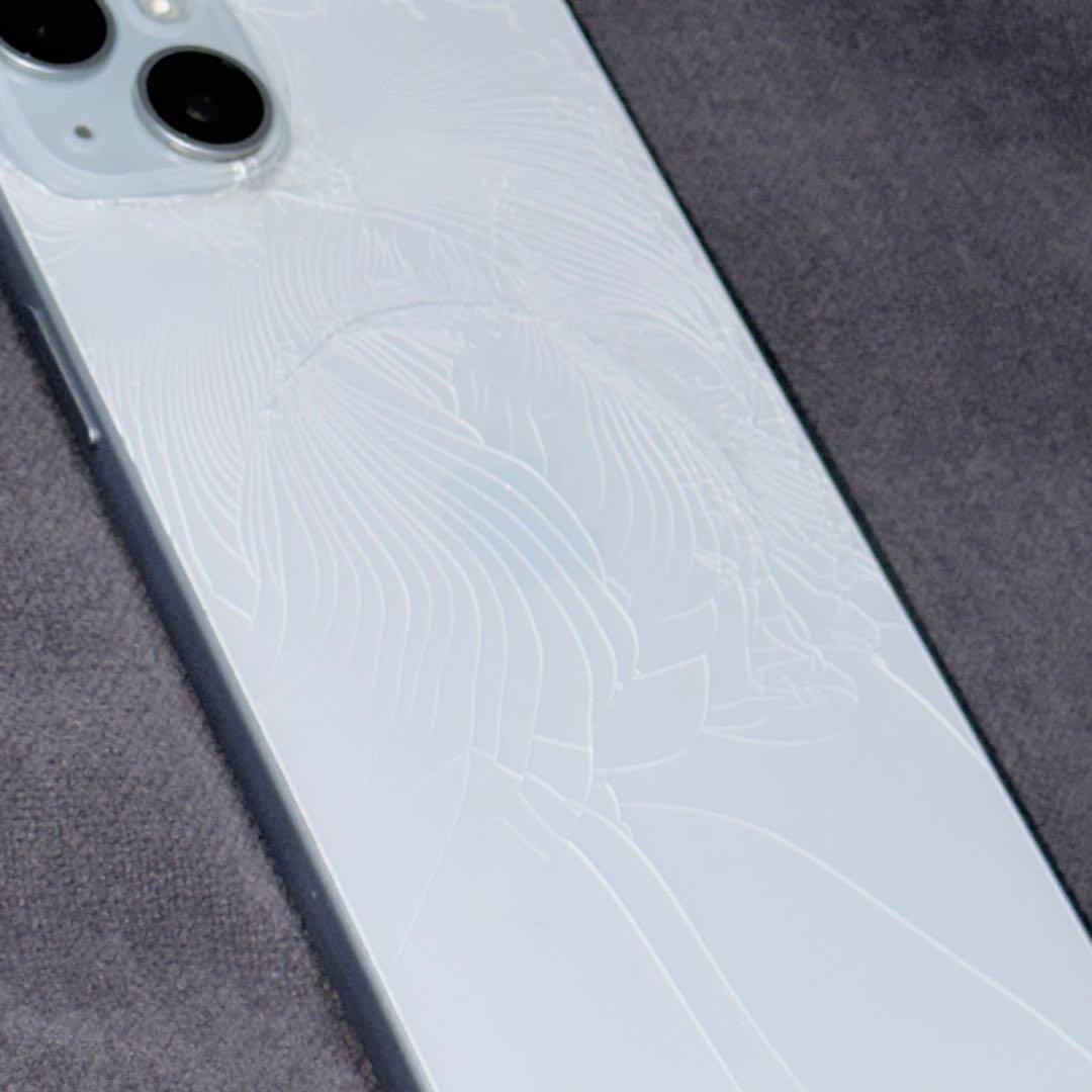 iPhone 15 plus ブルー 本体 背面割れ simフリー