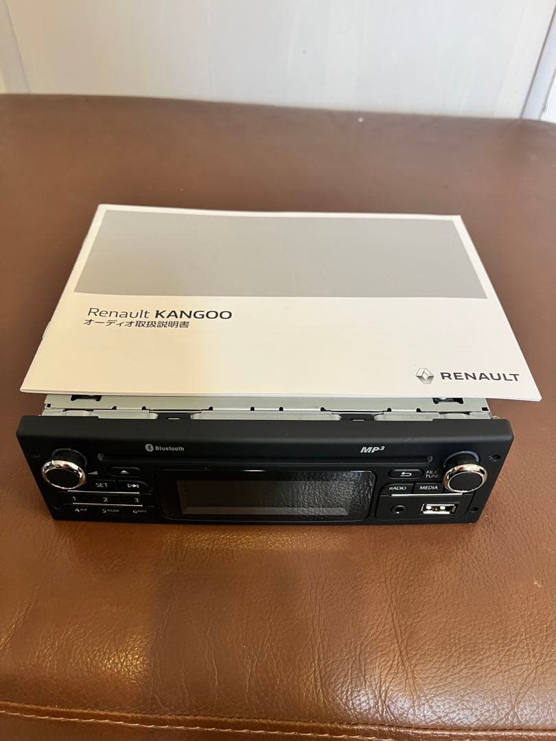 ルノーカングー カーオーディオ Bluetooth機能付き
