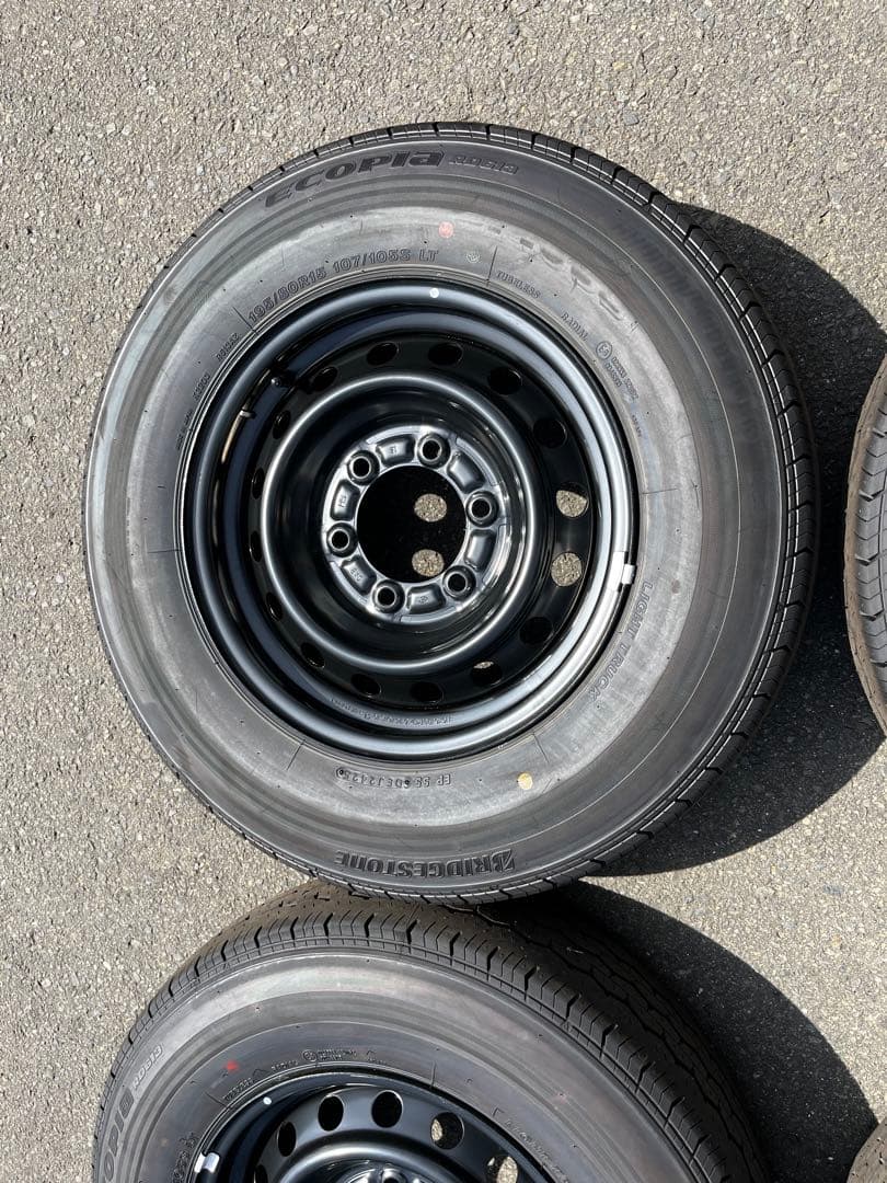引き渡し限定　200系　ハイエース　2025新車外し　純正タイヤホイール