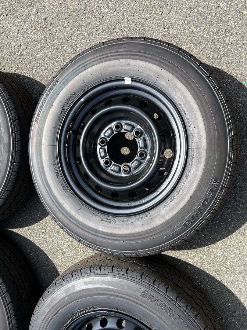 引き渡し限定　200系　ハイエース　2025新車外し　純正タイヤホイール