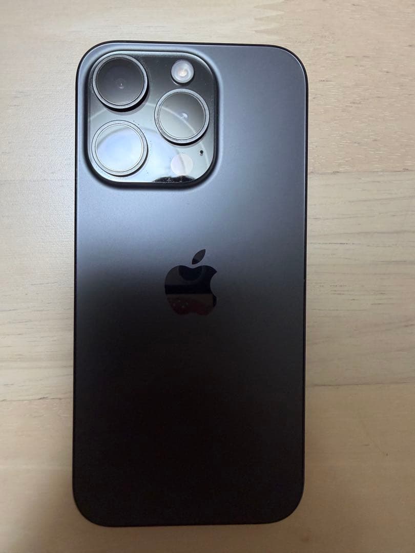 Apple iPhone 15Pro 256GB ブラックチタニウム　本体