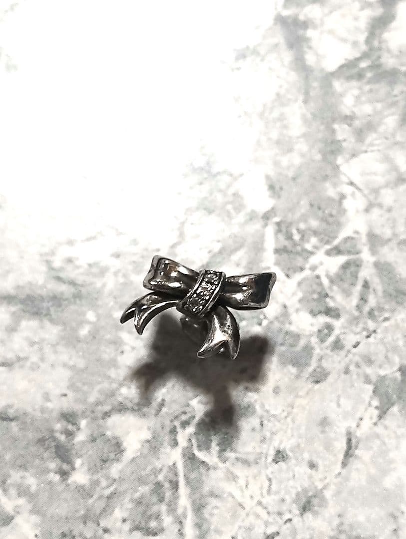 ジャスティンデイビス　リボンピアス