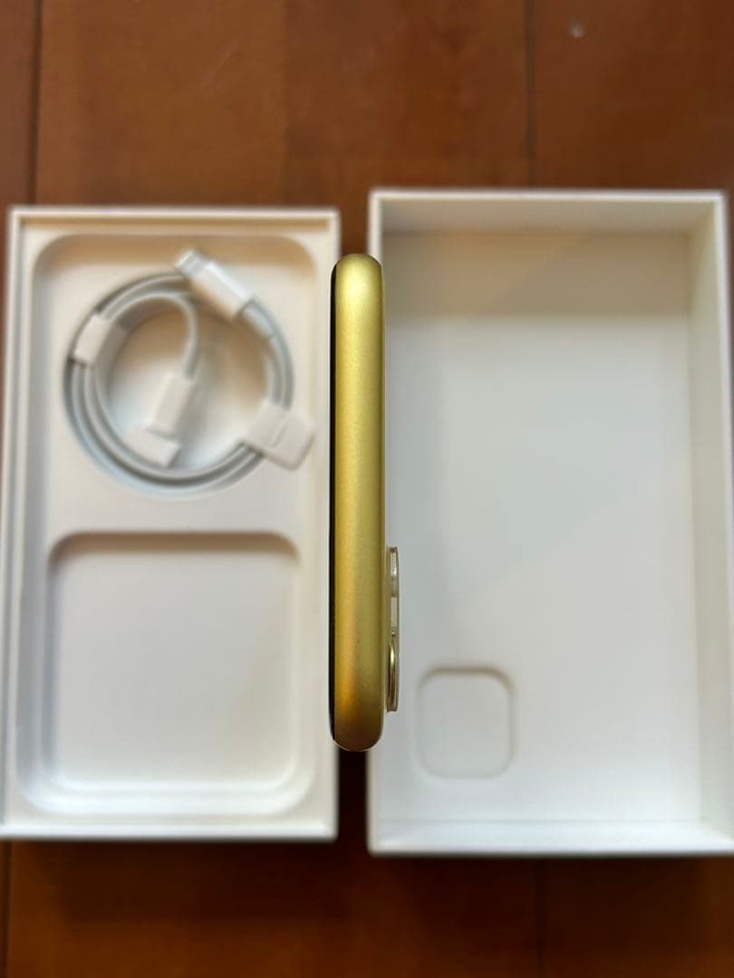 iPhone11 64GBイエロー