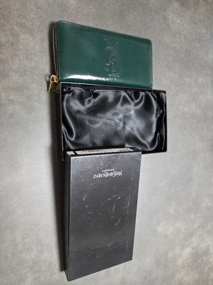 【美品】YSL ダークグリーン　パテント　 ラウンドファスナー長財布