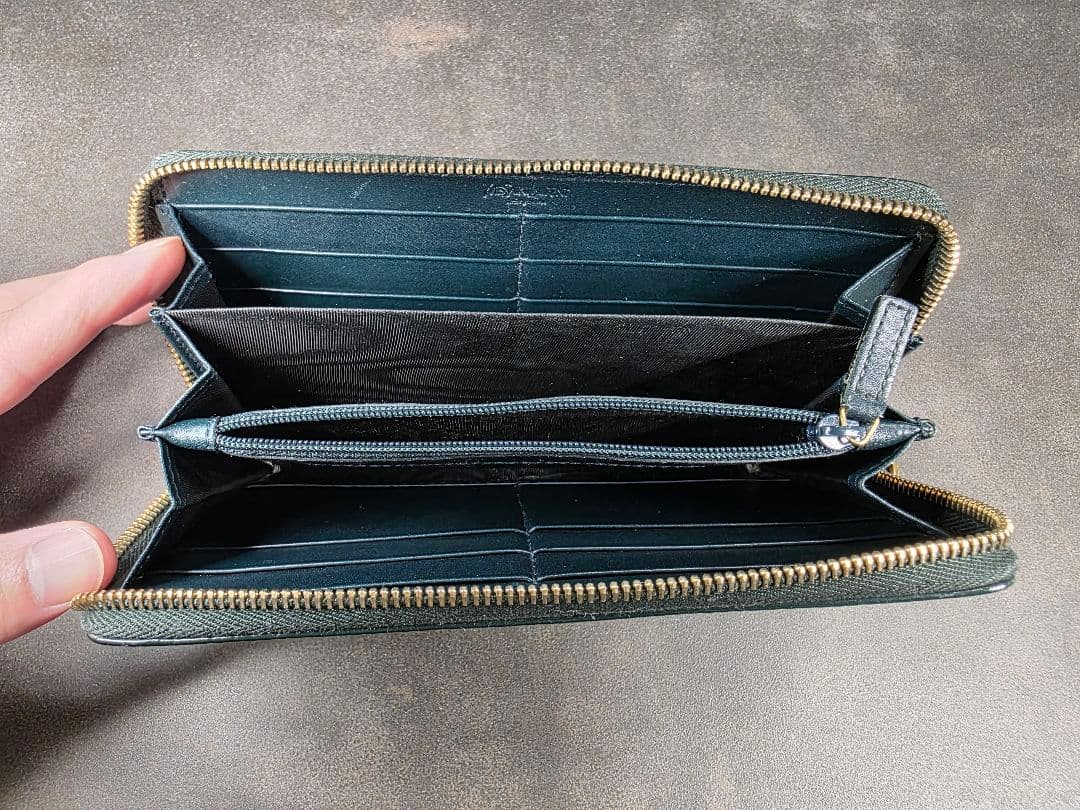 【美品】YSL ダークグリーン　パテント　 ラウンドファスナー長財布