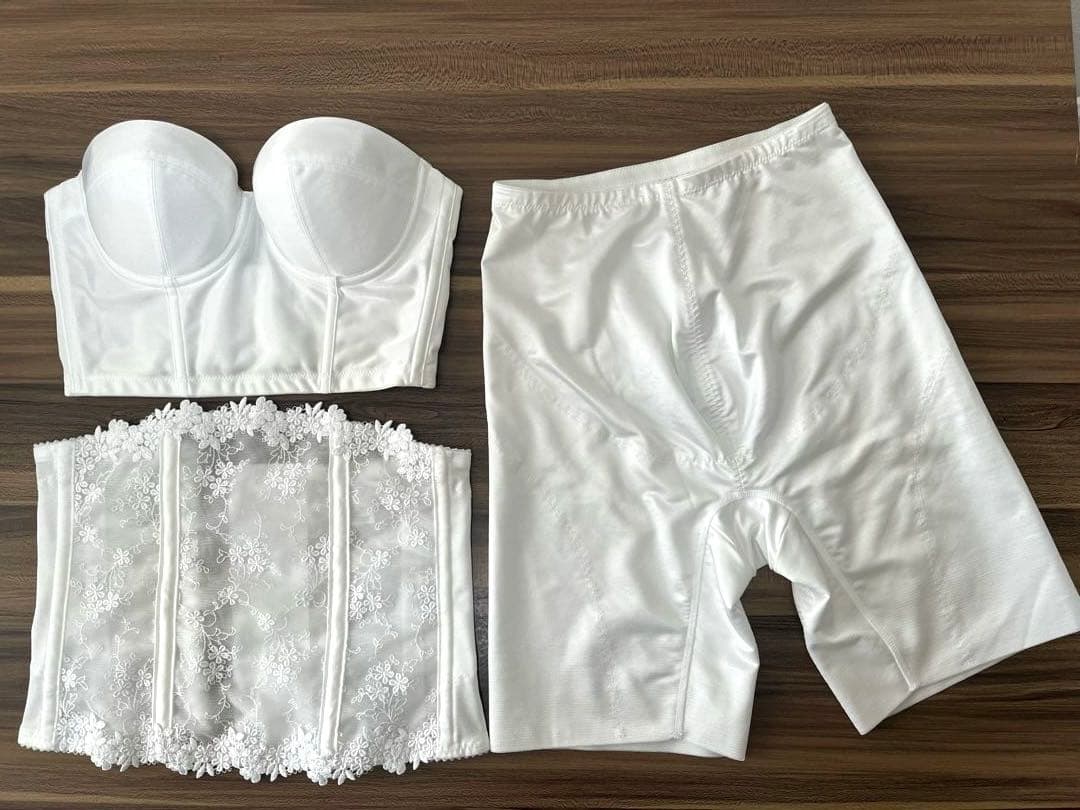 【美品】ワコール　ブライダルインナー 補正下着3点セット D70 ホワイトレース
