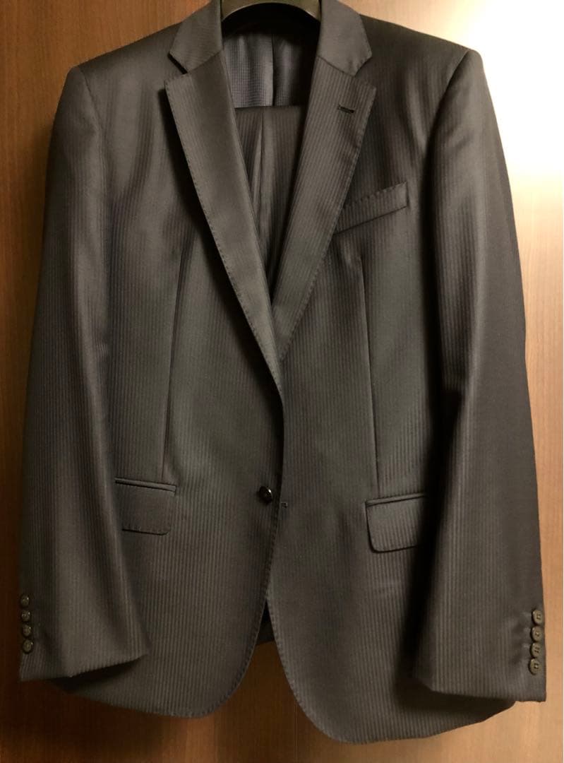 エンポリオ アルマーニ スーツ　ほぼ未使用