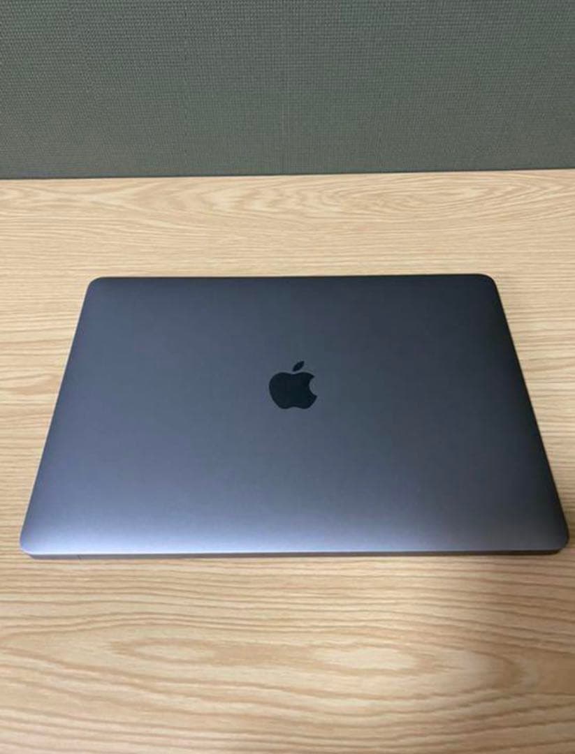 MacBook Air 2020 M1チップ　13インチ