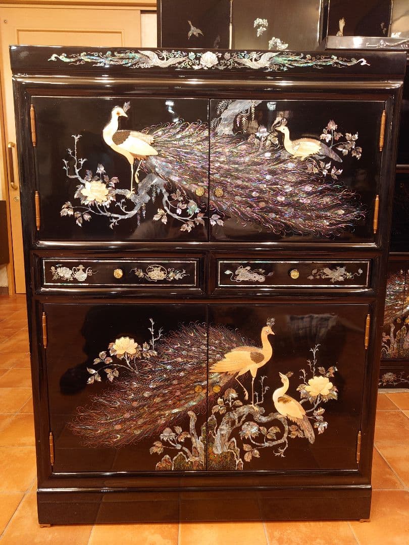 螺鈿　細工キャビネット　送料込みに変更