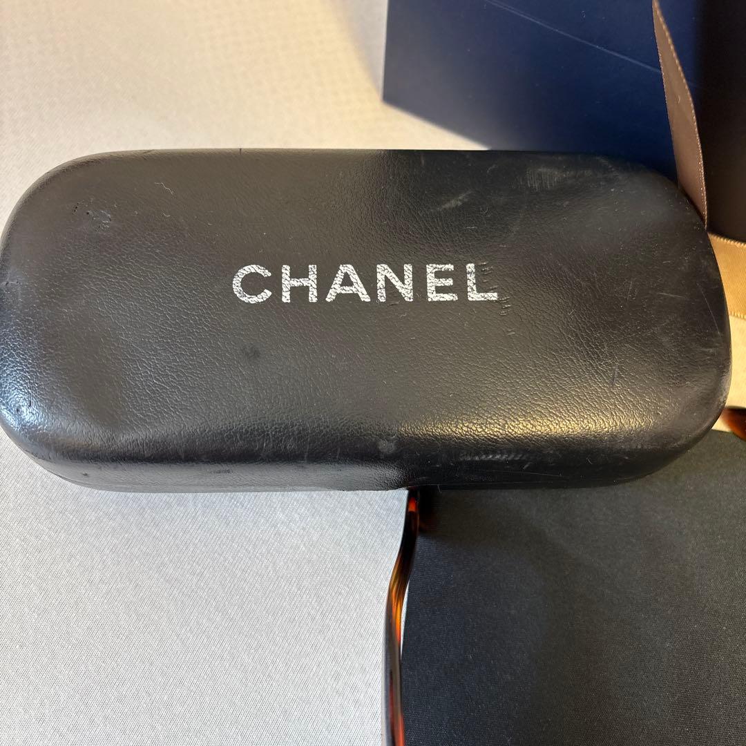 CHANEL オーバル型サングラス トートイズシェル