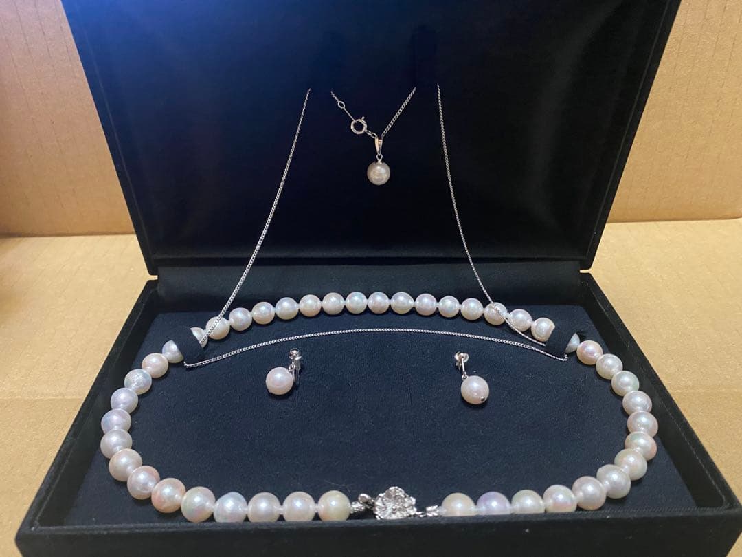 あこや真珠3点セット【ネックレス・イヤリング】鑑別書付　8.5〜9.0mm 大粒