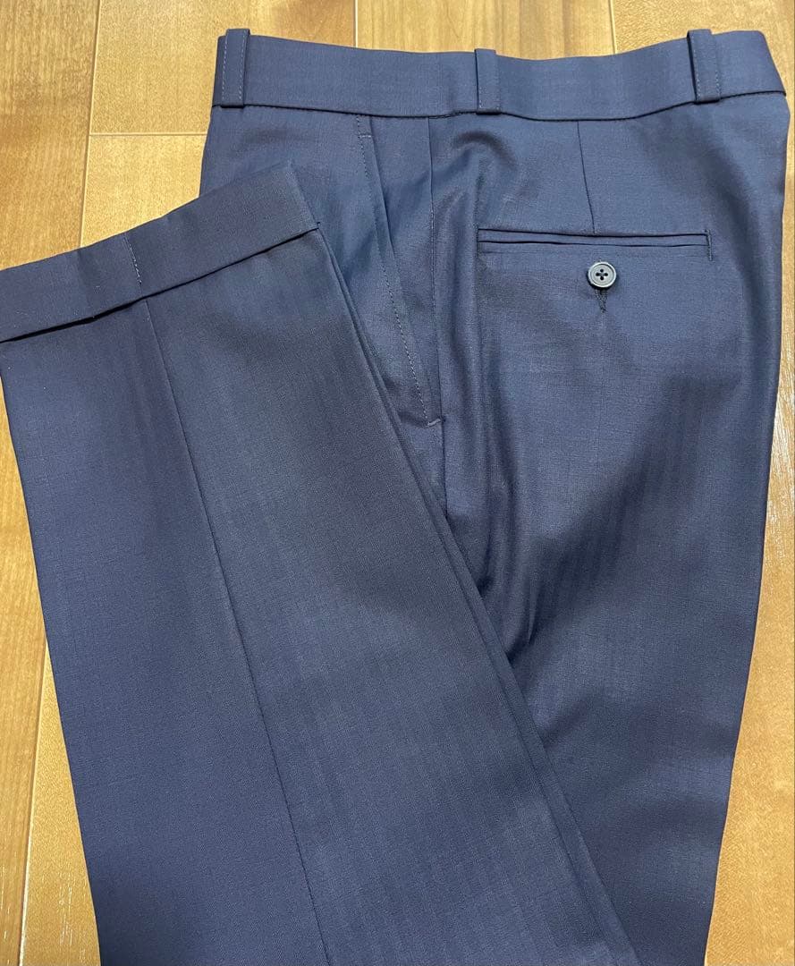 【未使用】高級感あるネイビーシャドーストライプ　オーダースーツ　紺　無地