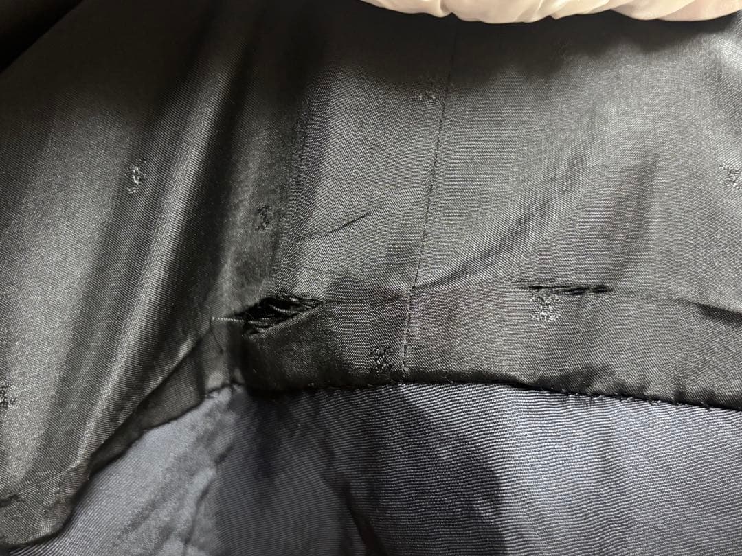 ヴィンテージCHANEL 黒ミニスカート CCマークボタン付き