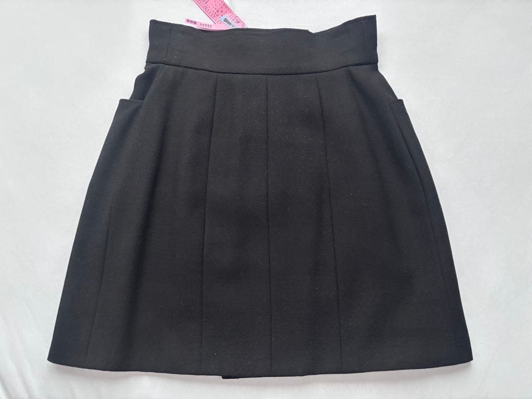 ヴィンテージCHANEL 黒ミニスカート CCマークボタン付き