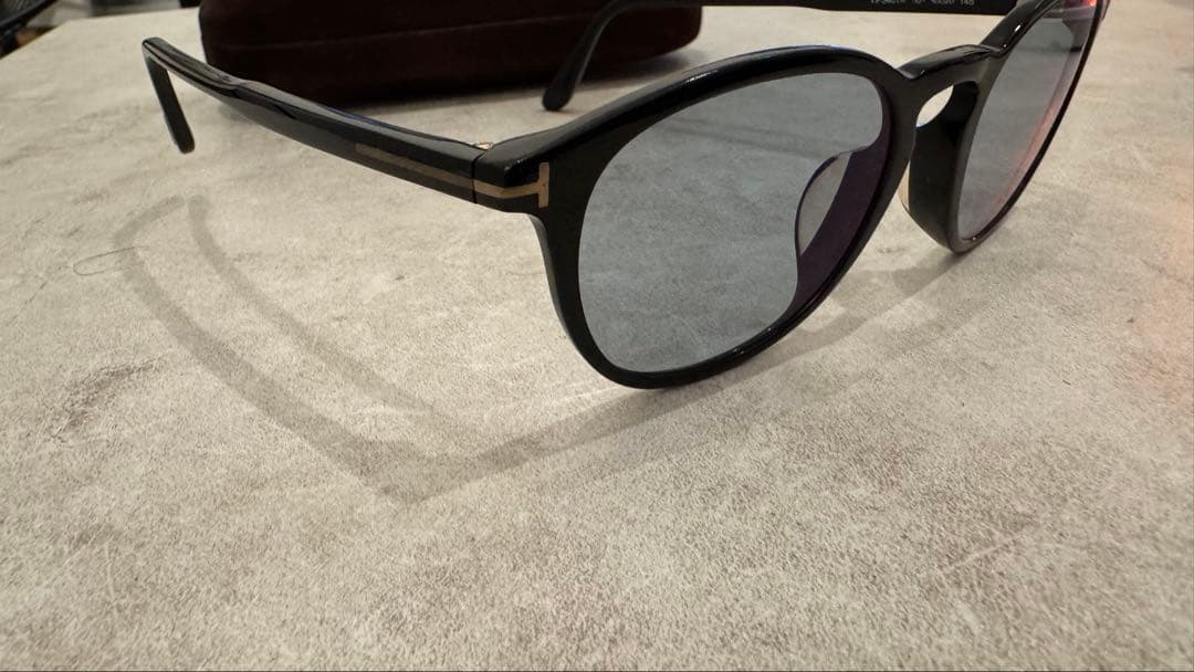 TOM FORD サングラス　TF5401-F 001