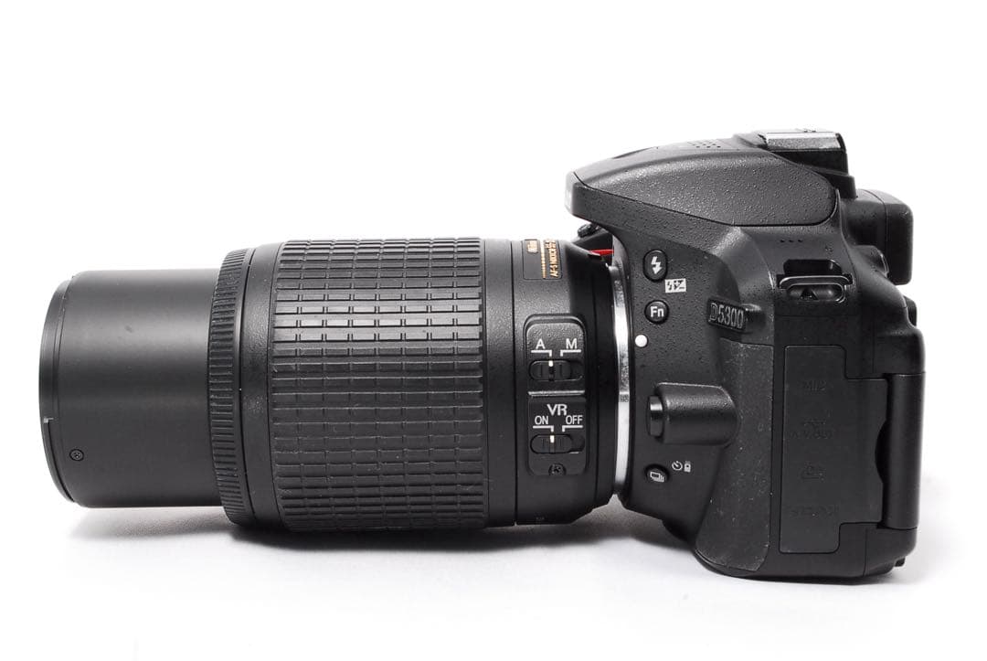 WiFi搭載◆Nikon D5300◆一眼レフカメラ◆手ぶれ補正◆レンズフード付
