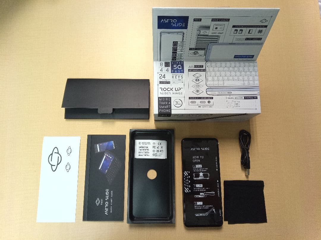 スマートフォン本体 Astro Slide 5g transformer