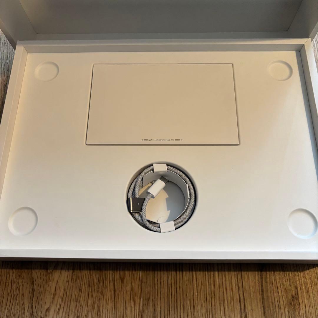 【美品】MacBook Air M2 13.6 8GB 256GB