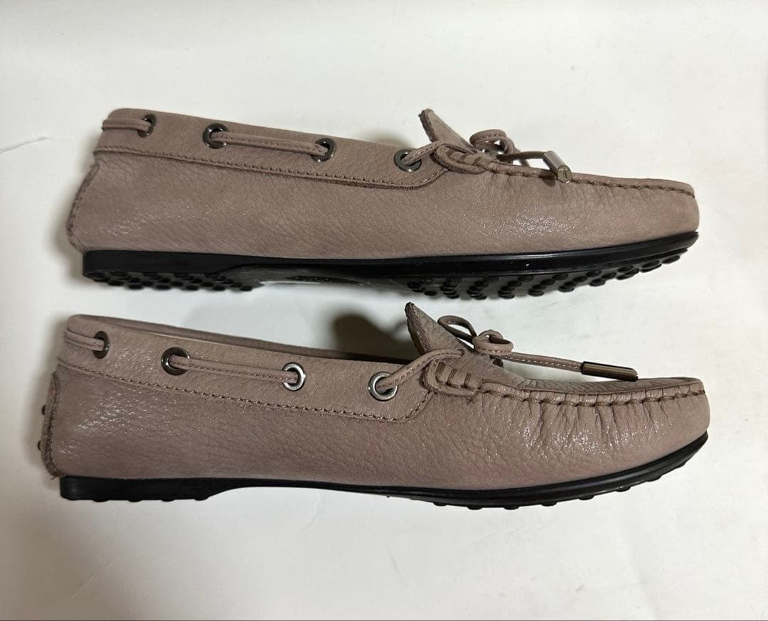トッズ　TOD’S未使用ドライビングシューズ　モカシン
