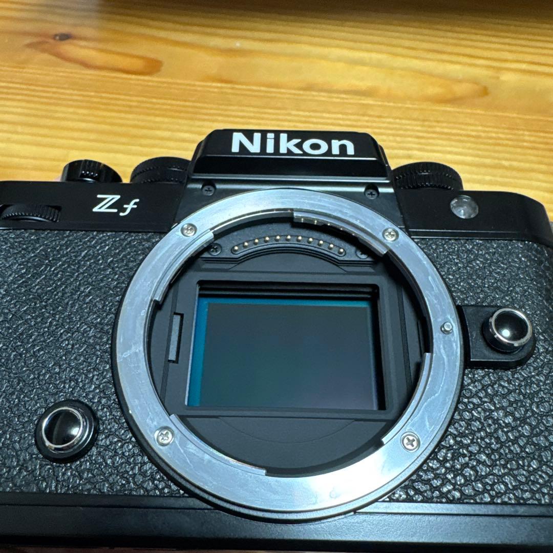 Nikon zf 本体　箱付き　ショット数4500枚